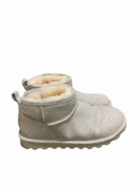 Boots Ankle Flats By Bearpaw In Grey, Size: 7 Shearling-lined Suede Ankle Boots