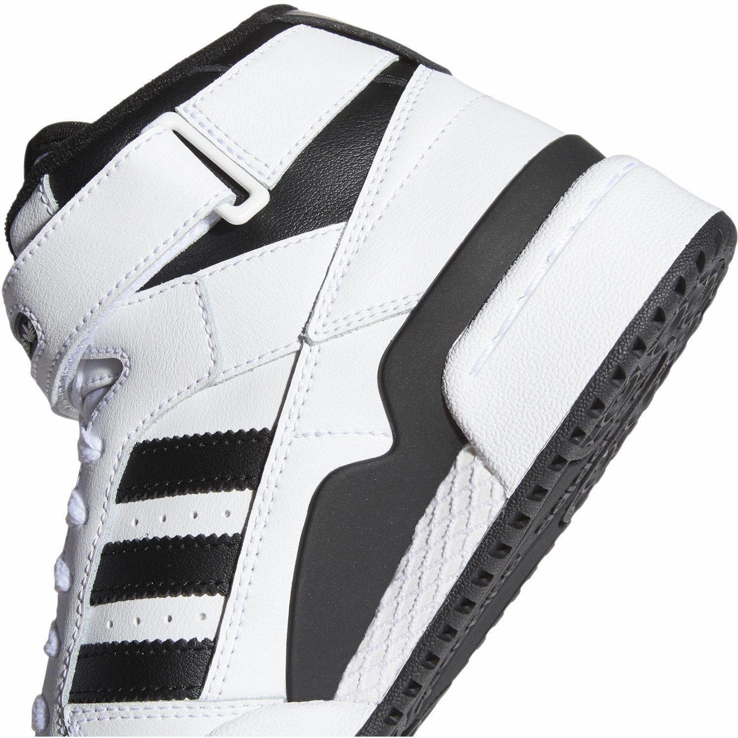 adidas Originals Cloud White/Core Black/Cloud White Forum Mid J Sneakers Bootcut Jeans Sneakers