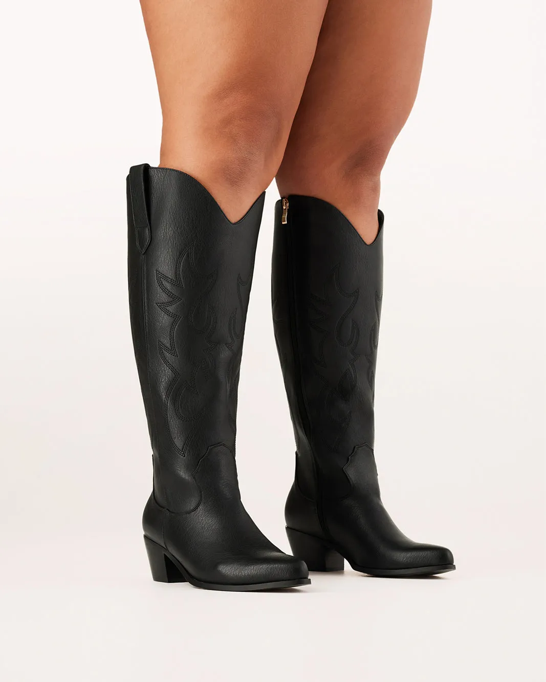 URSON EXTENDED CURVE - BLACK Roughout Boots