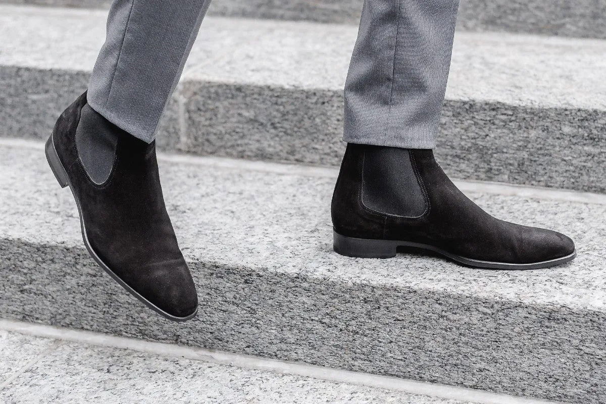 The Dean Chelsea Boot - Nero Suede Boots For Diving