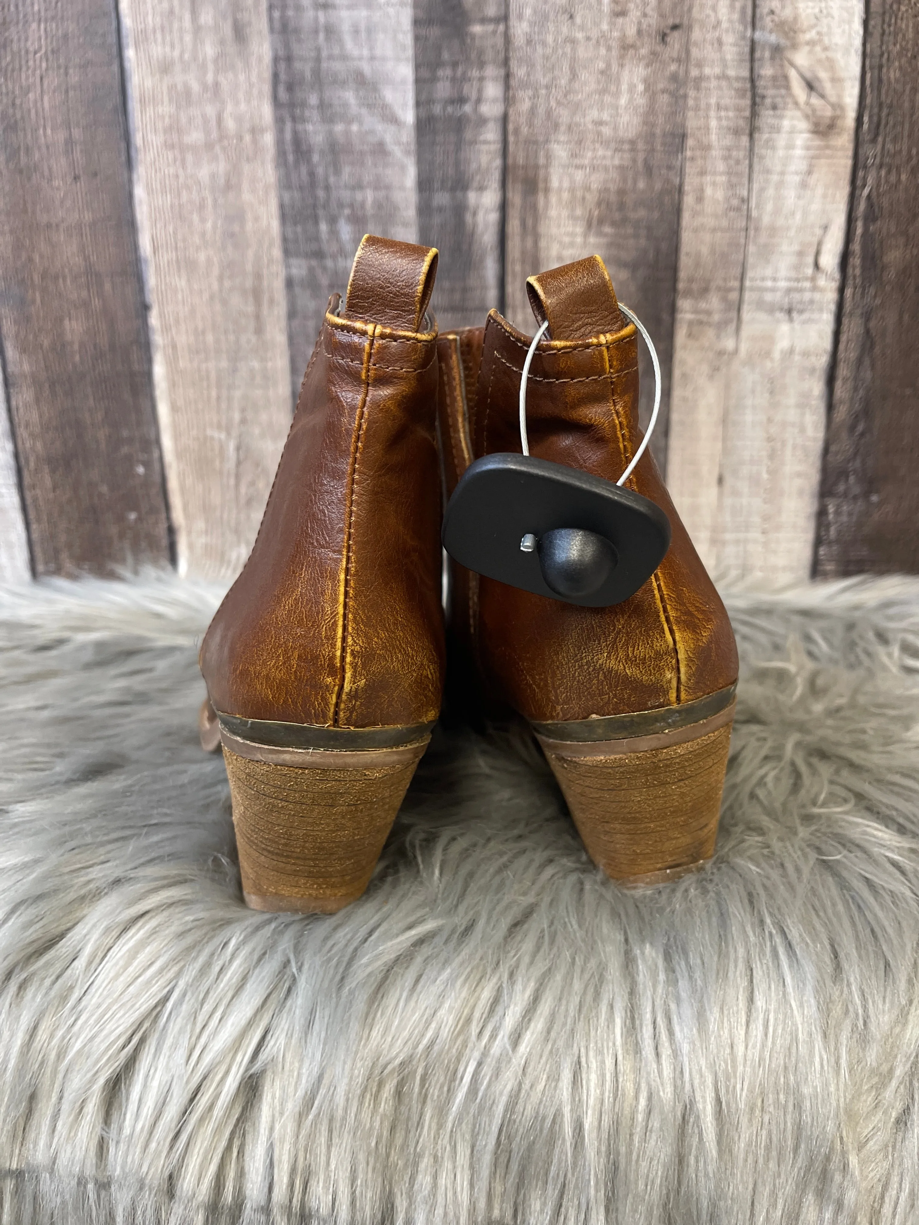 Boots Ankle Heels By Not Rated  Size: 7 Camel Flat Ankle Boots