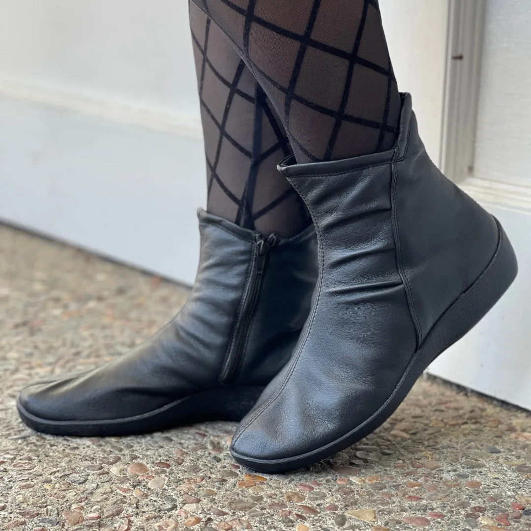 ARCOPEDICO L19 Woven Flat Shoes