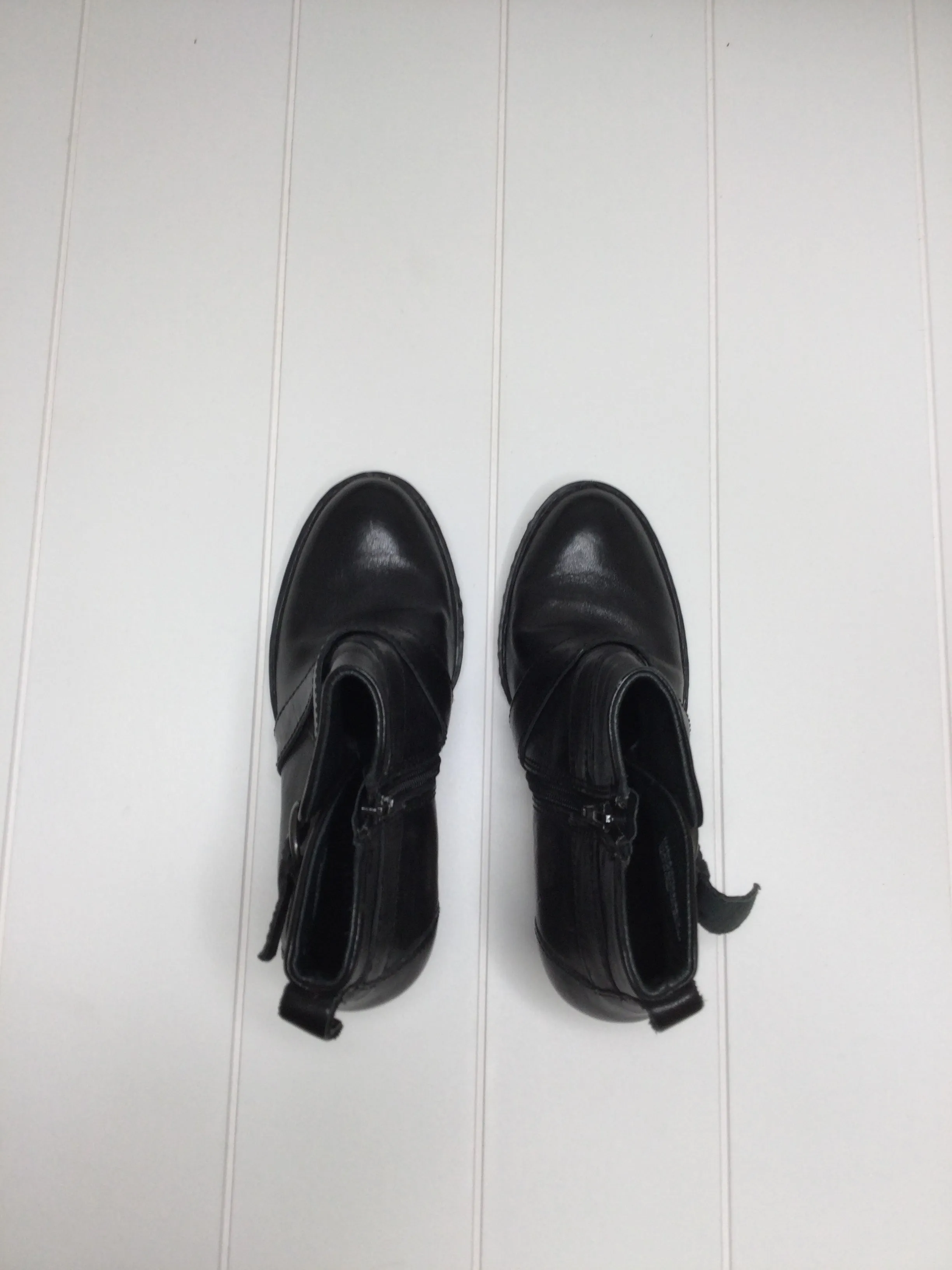 Boots Ankle Heels By Born  Size: 6.5 Low Ankle Boots No Heel