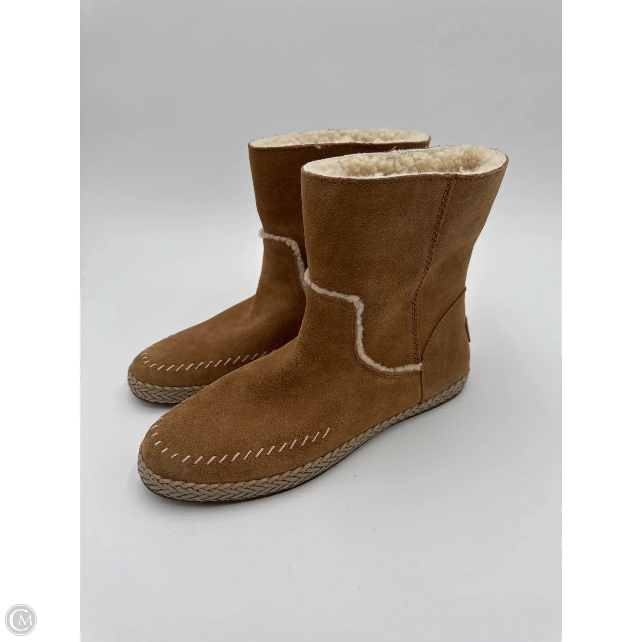 Ankle Boots With Front Zipper Boots Ankle Flats By Ugg In Tan, Size: 10