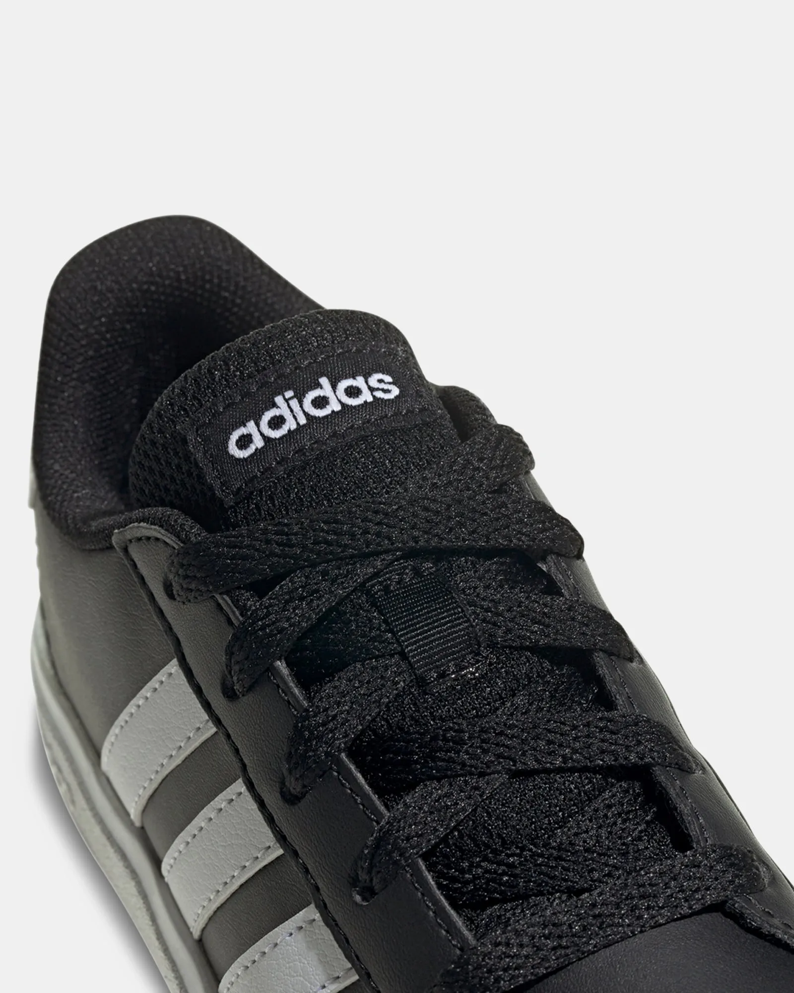 Grandcourt 2.0 K B Black/White Most Durable Tennis Shoes