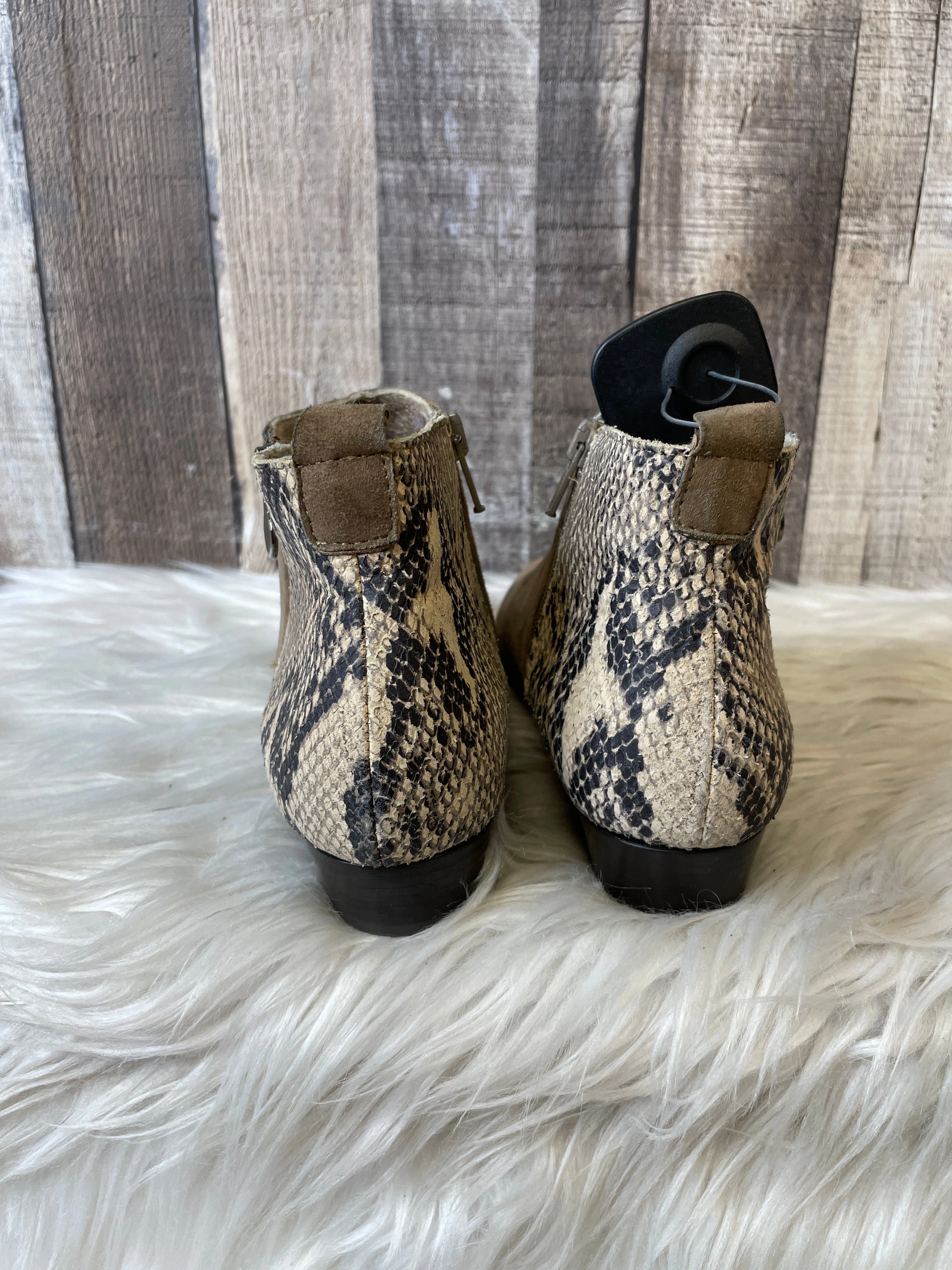 Boots Ankle Flats By Munro  Size: 7.5 Leather Ankle Boots With Studs