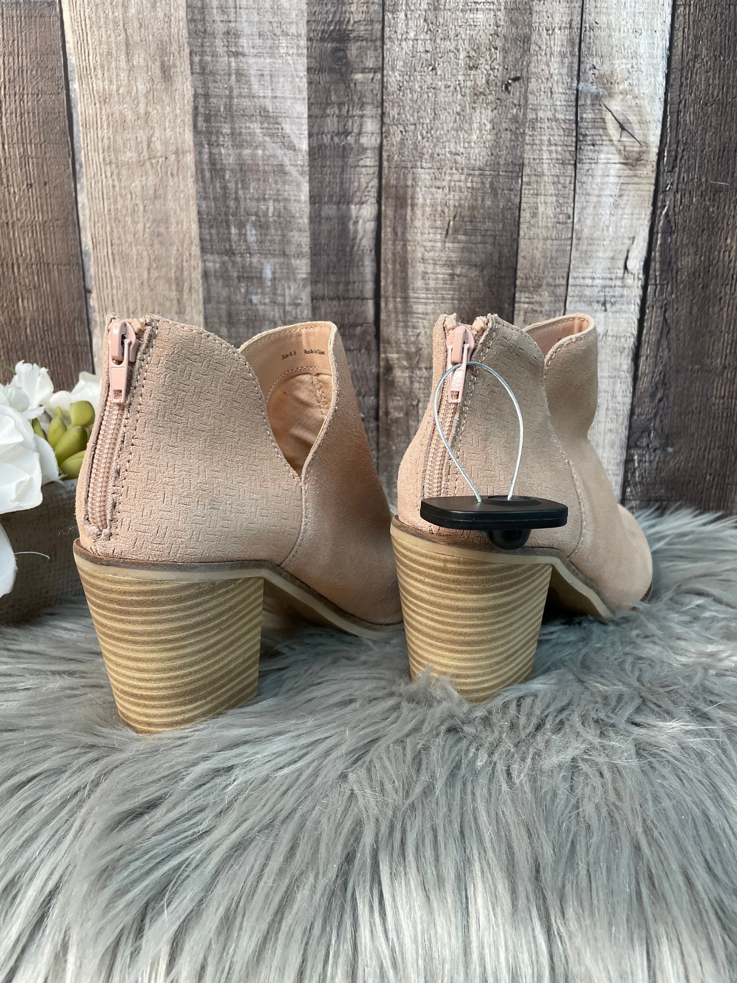 Boots Ankle Heels By Dolce Vita  Size: 8.5 2025 Ankle Boots
