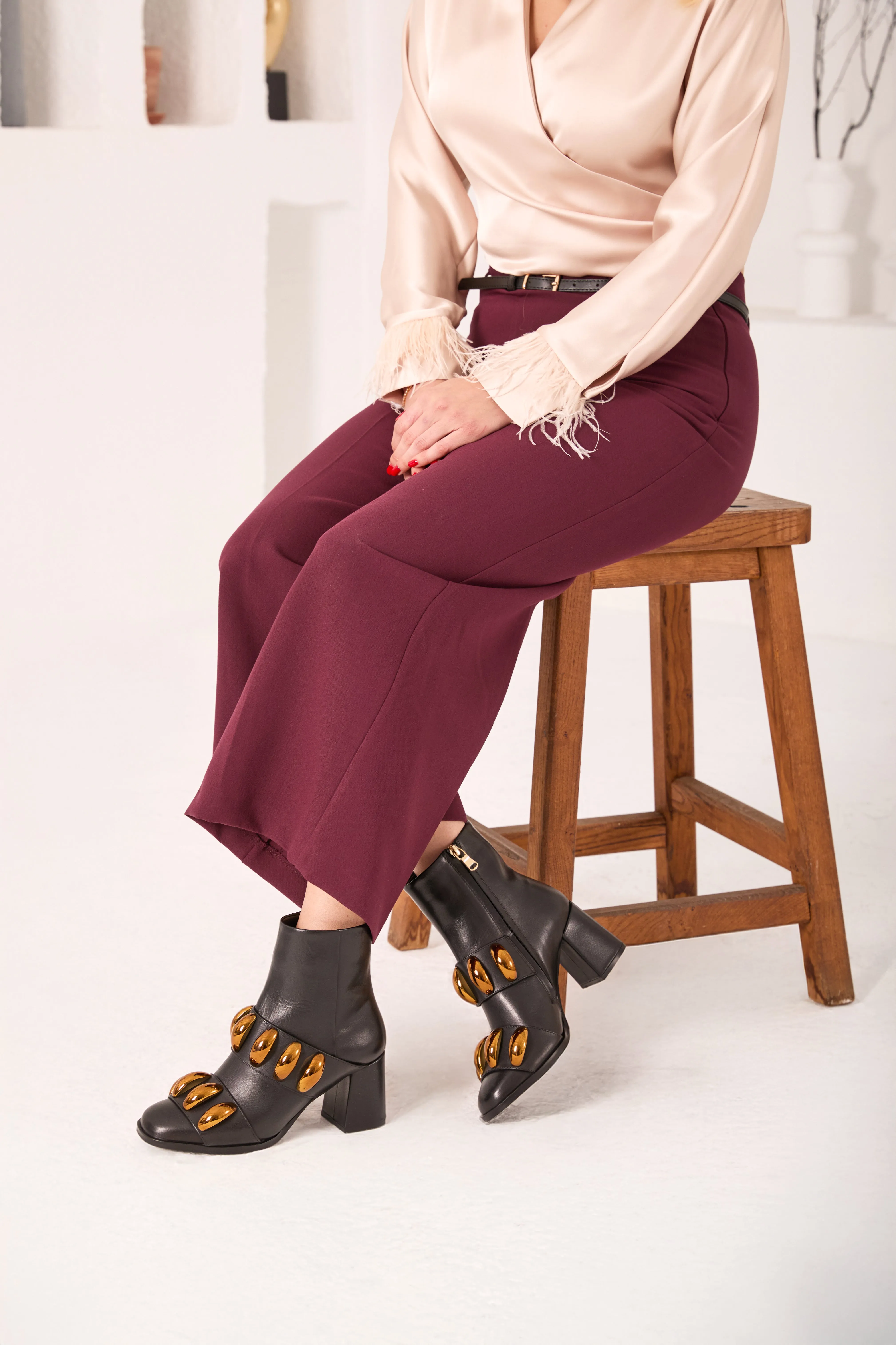 The Eclipse Black & Gold Leather Block Heel Women Boot Snowboard Wide Boots