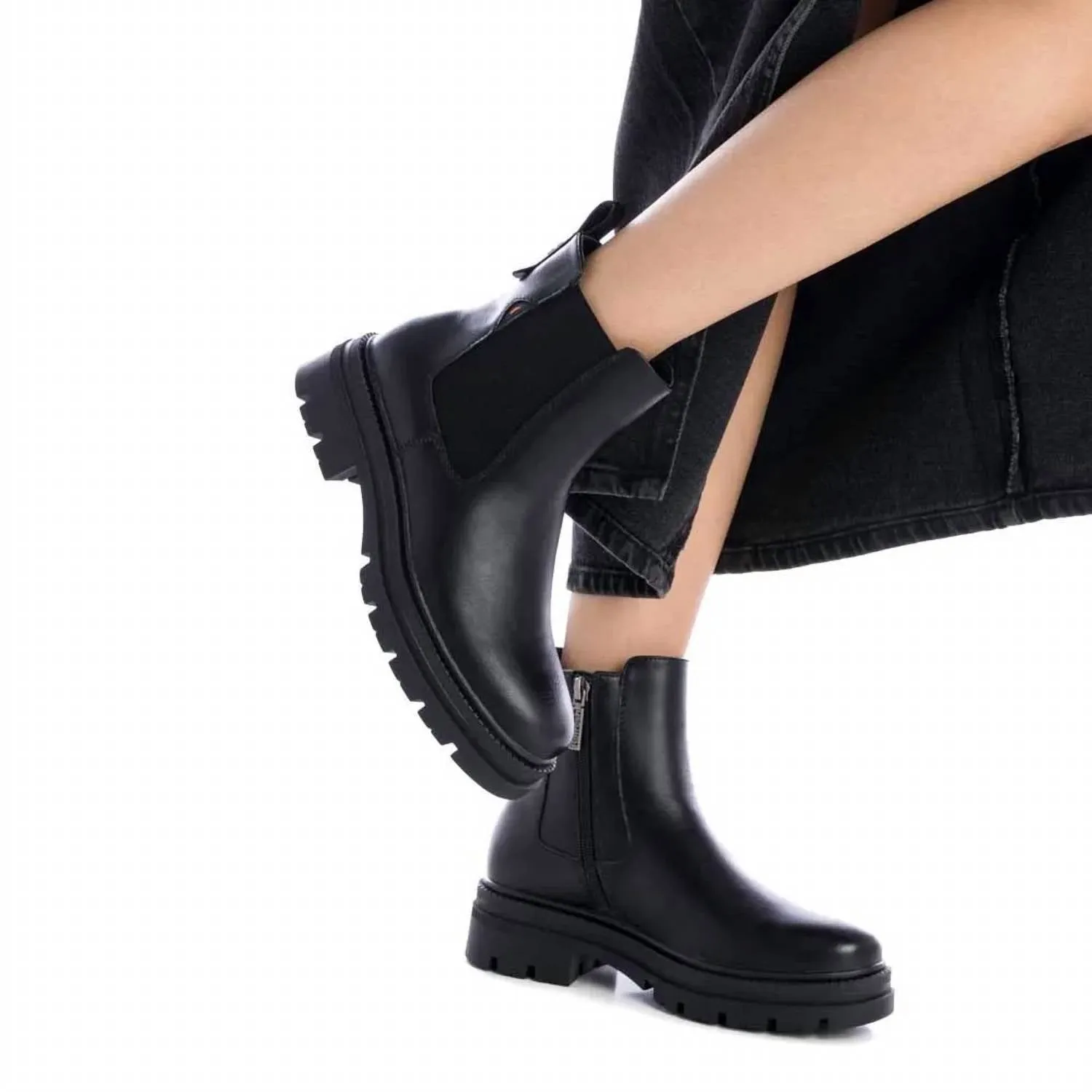 Business Casual With Cowboy Boots Women's Chelsea Boots In Black