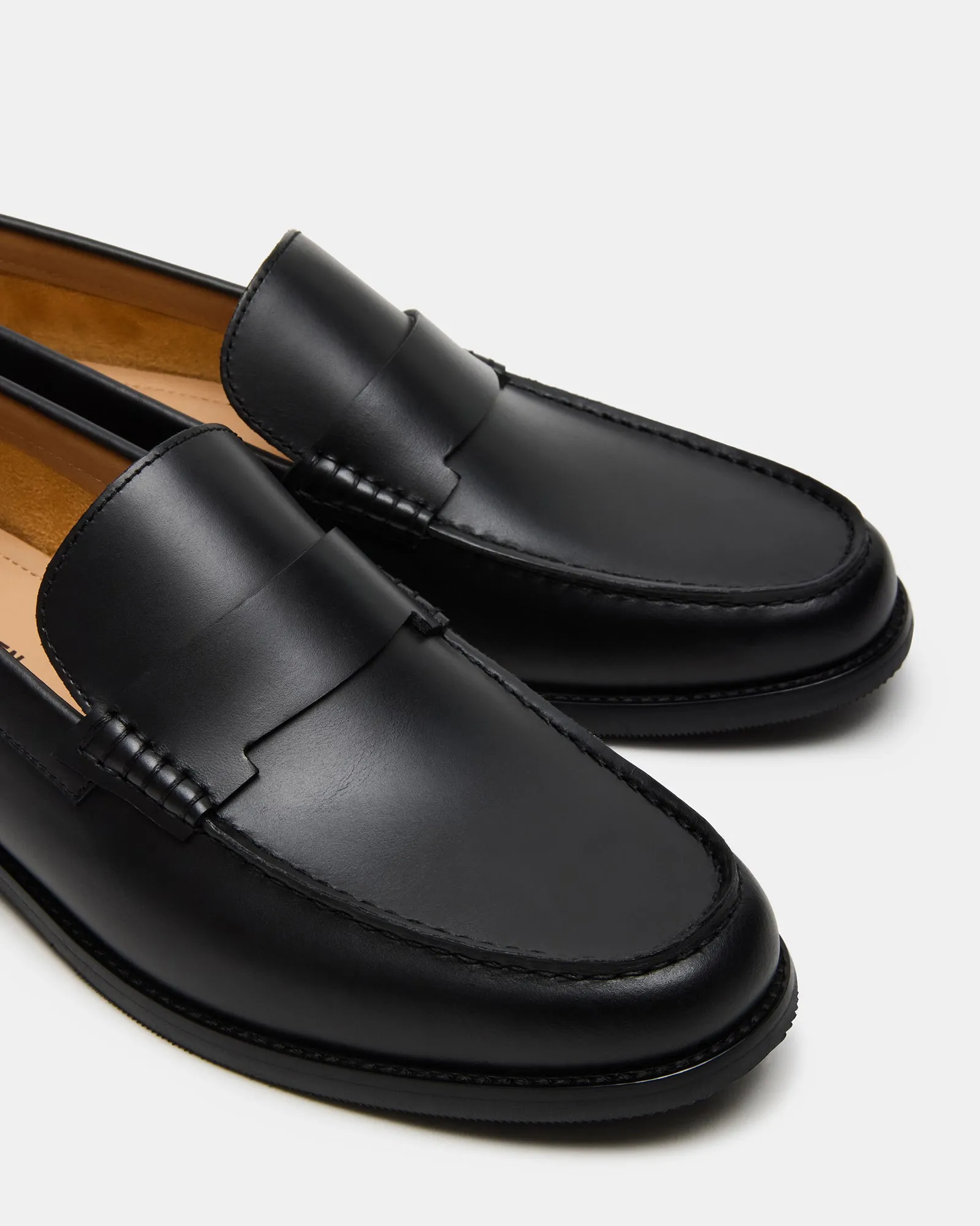 COLVER BLACK LEATHER Styling Chunky Loafers