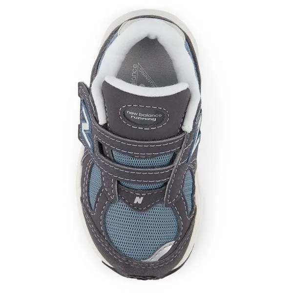 New Balance 2002 Hook & Loop Sneakers Magnet Talia Sneakers