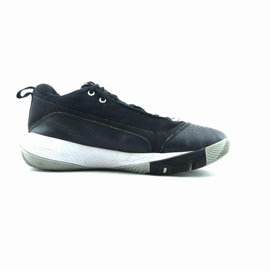 UNDER ARMOUR SC 3ZERO 4 Practice Basketball Shoes