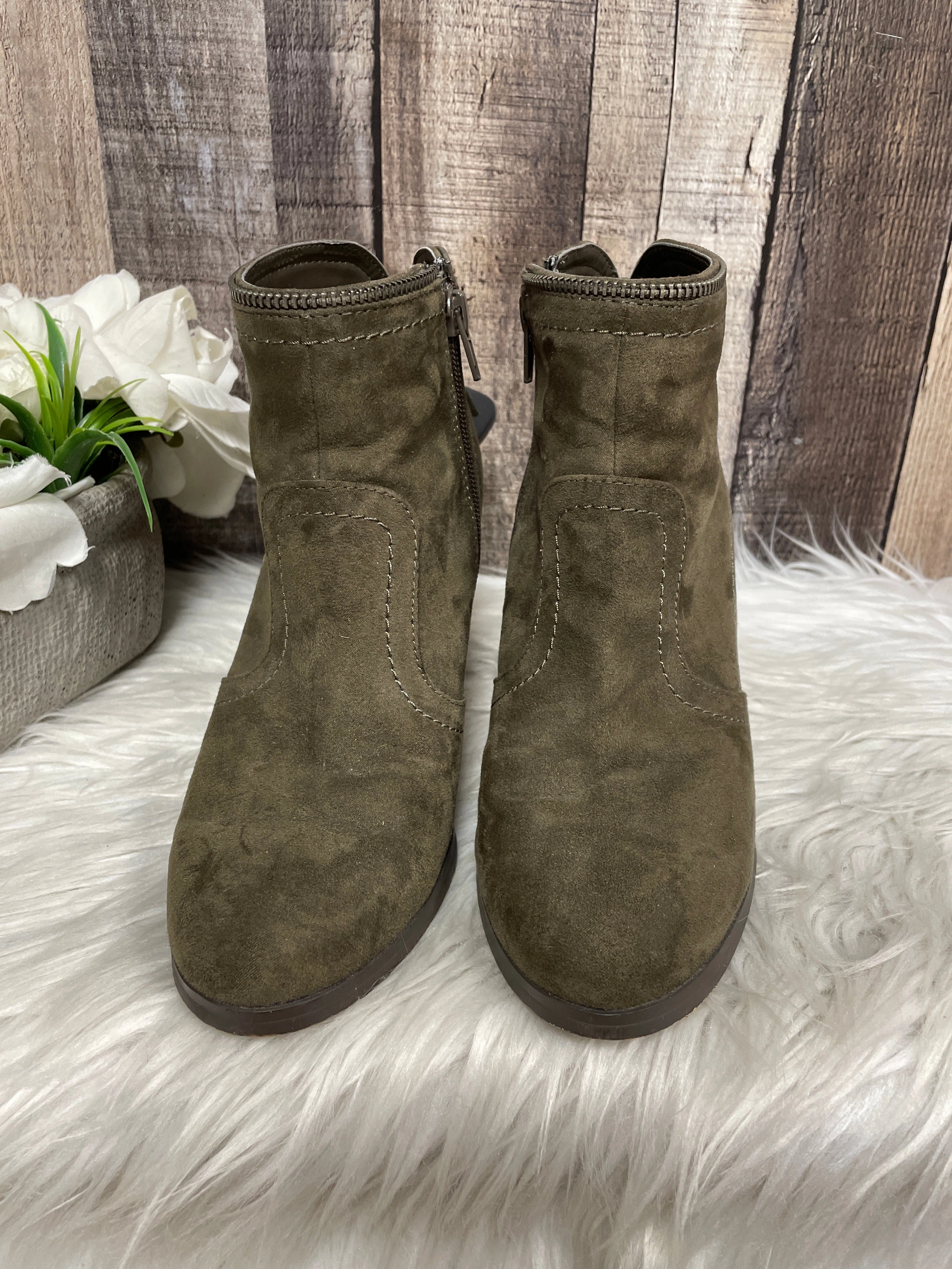 Wide Fitting Ankle Boots Boots Ankle Heels By Crown Vintage  Size: 7