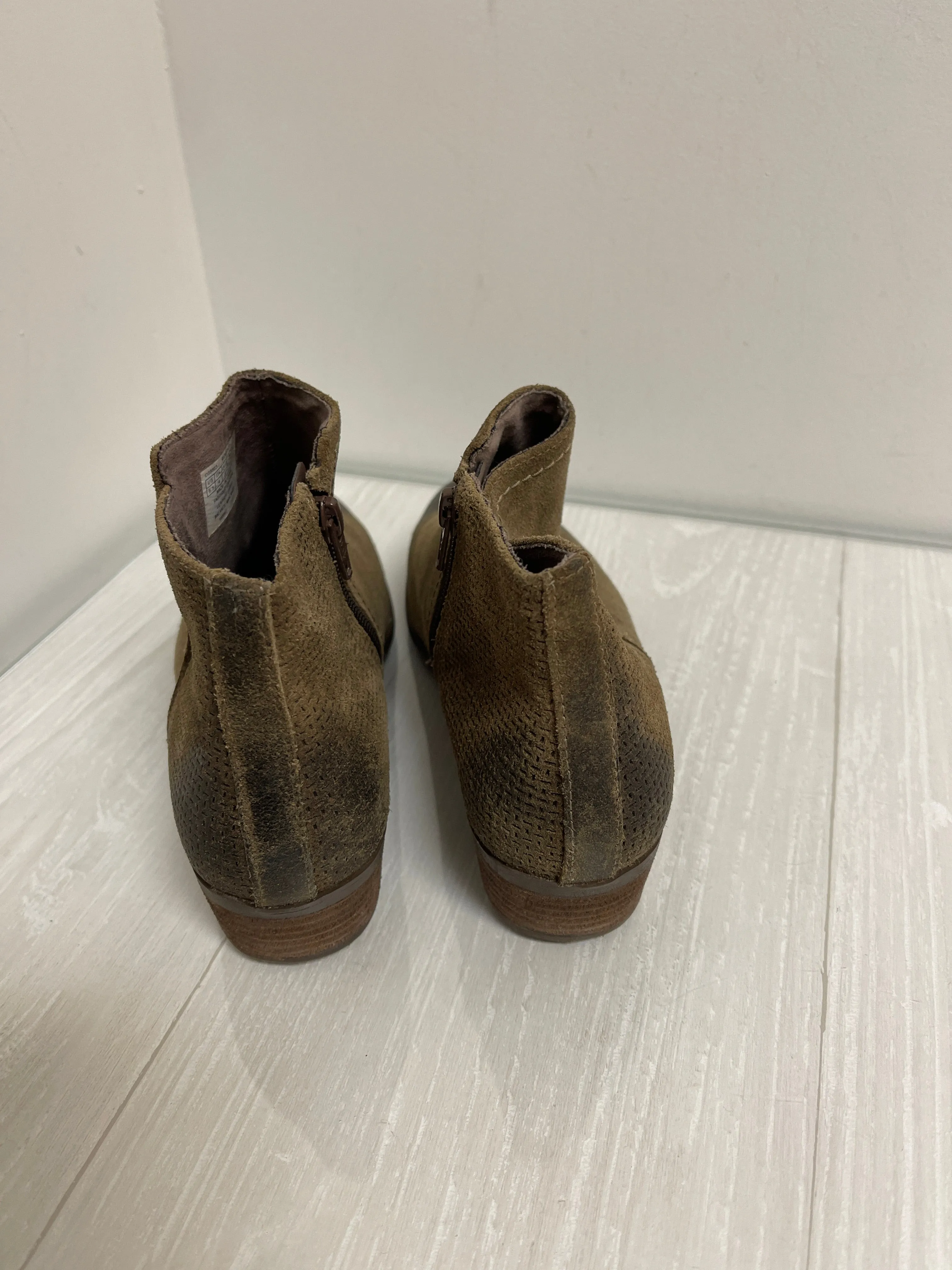 Boots Ankle Heels By Rockport In Brown, Size: 6.5 Cleated Sole Ankle Boots