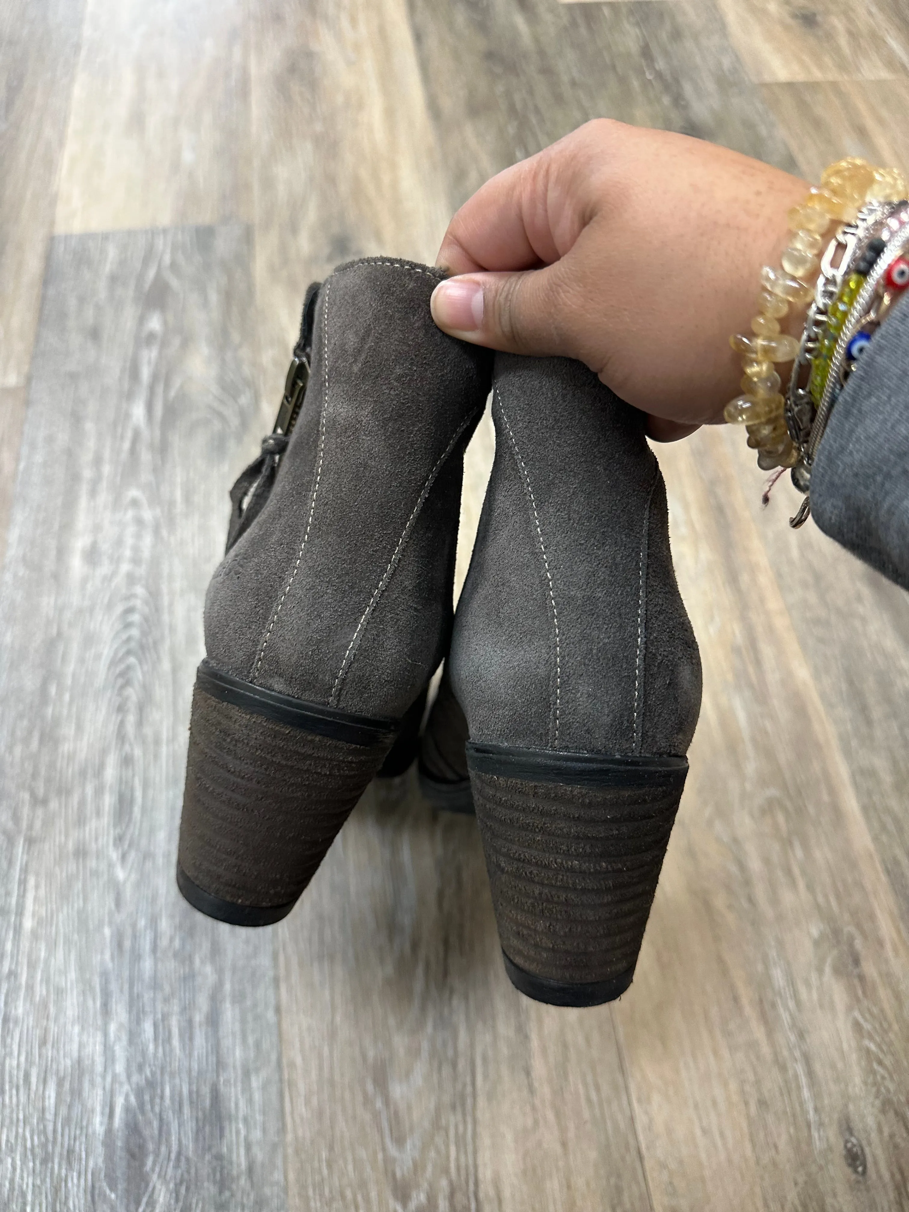 Boots Ankle Heels By Taos In Grey, Size: 10 Leopard Flat Ankle Boots