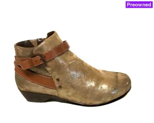 Clearance Cowboy Boots Women's Comfortiva Ryder Buckle Strap Bootie -Size 7.5W-  Anthracite Leather