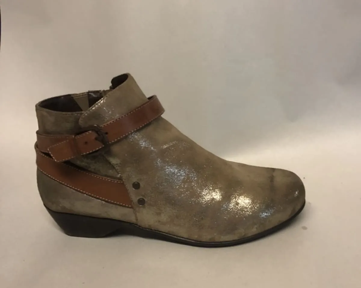 Most Expensive Boots Women's Comfortiva Ryder Buckle Strap Bootie -Size 7.5W-  Anthracite Leather